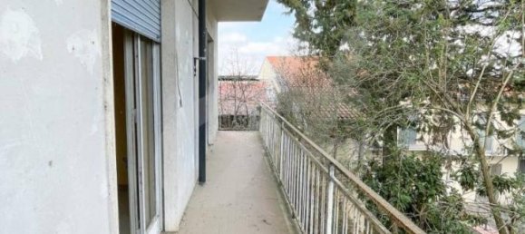 3 rooms Apartment in Pietradefusi, Italy No. 176376 11