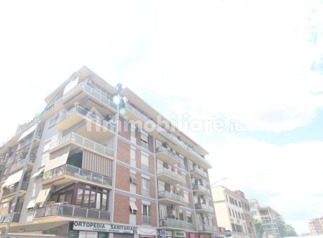 3 bedrooms Apartment in Rome, Italy No. 333200