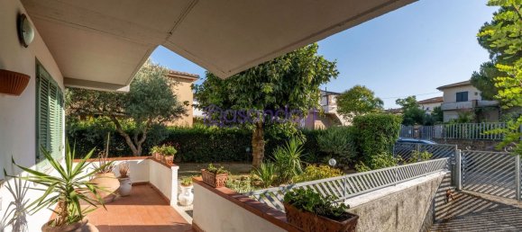 6 rooms Villa in Terricciola, Italy No. 281374 2