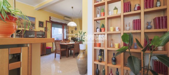 3-salle Appartement à Rimini, Italy No. 305139 3