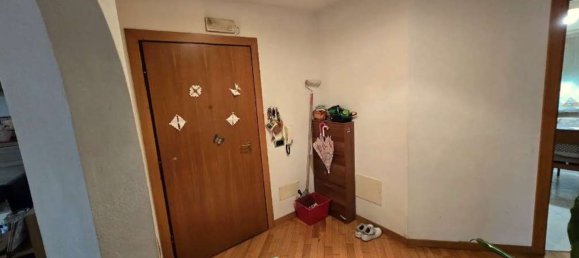 5 rooms Apartment in Como, Italy No. 2803 2