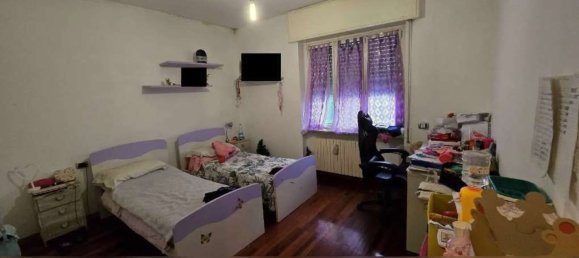 5 rooms Apartment in Como, Italy No. 2803 4