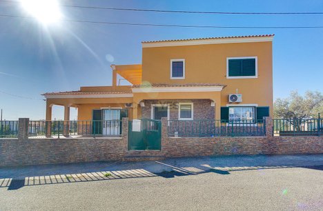 3 bedrooms House in Martim Longo, Portugal No. 151342