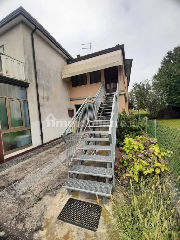 Дом с 5 спальнями в Мира, Италия № 165801