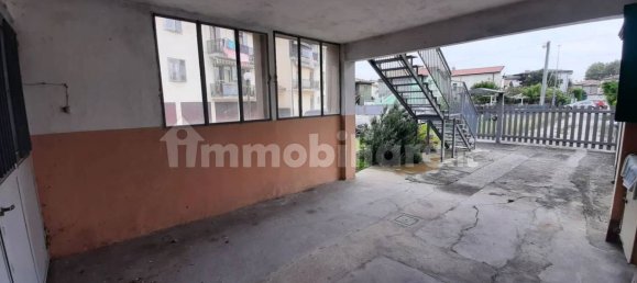 Дом с 5 спальнями в Мира, Италия № 165801 35