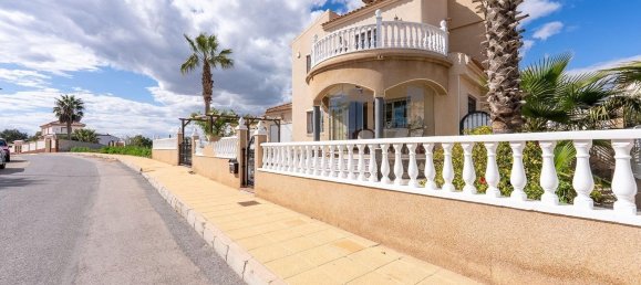 3 bedrooms House in San Miguel de Salinas, Spain No. 152295 10