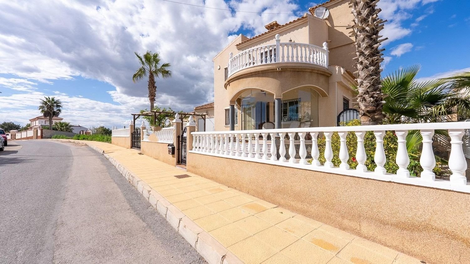 3 bedrooms House in San Miguel de Salinas, Spain No. 152295