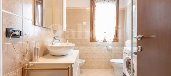 Apartamento de 2 dormitorios en Pordenone, Italy No. 374791 19