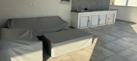 3 bedrooms Penthouse in Limassol, Cyprus No. 19981 8