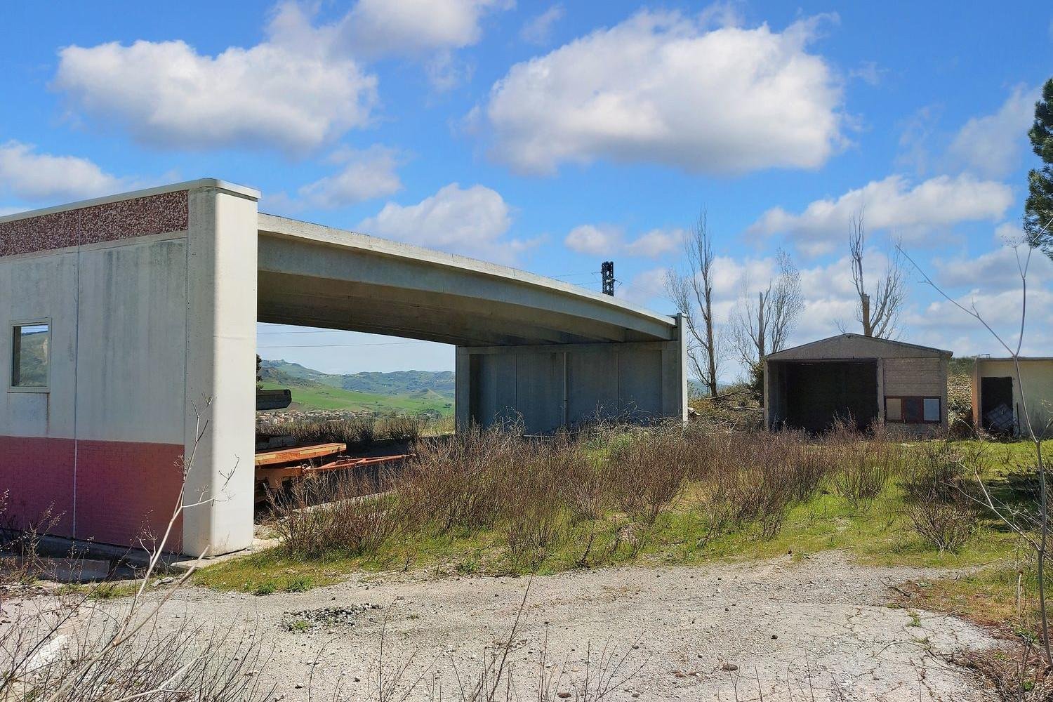 16 rooms Building in Polizzi Generosa, Italy No. 132241