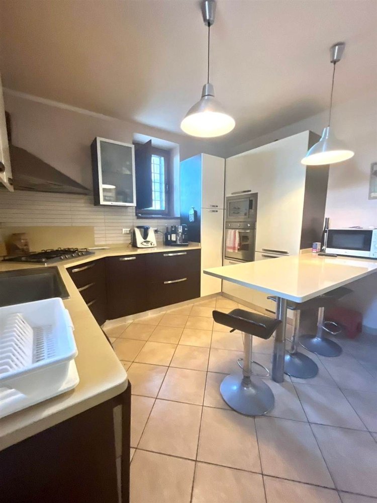 9 rooms House in Capannori, Italy No. 14441