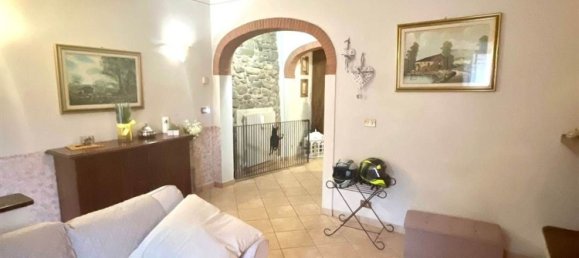 9 rooms House in Capannori, Italy No. 14441 5