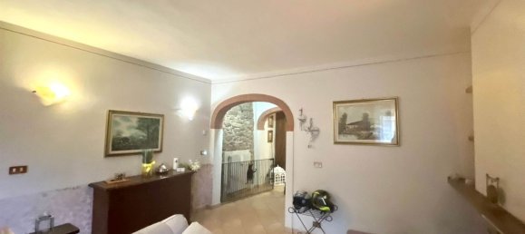 9 rooms House in Capannori, Italy No. 14441 6