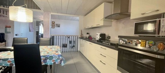 9 rooms House in Capannori, Italy No. 14441 41