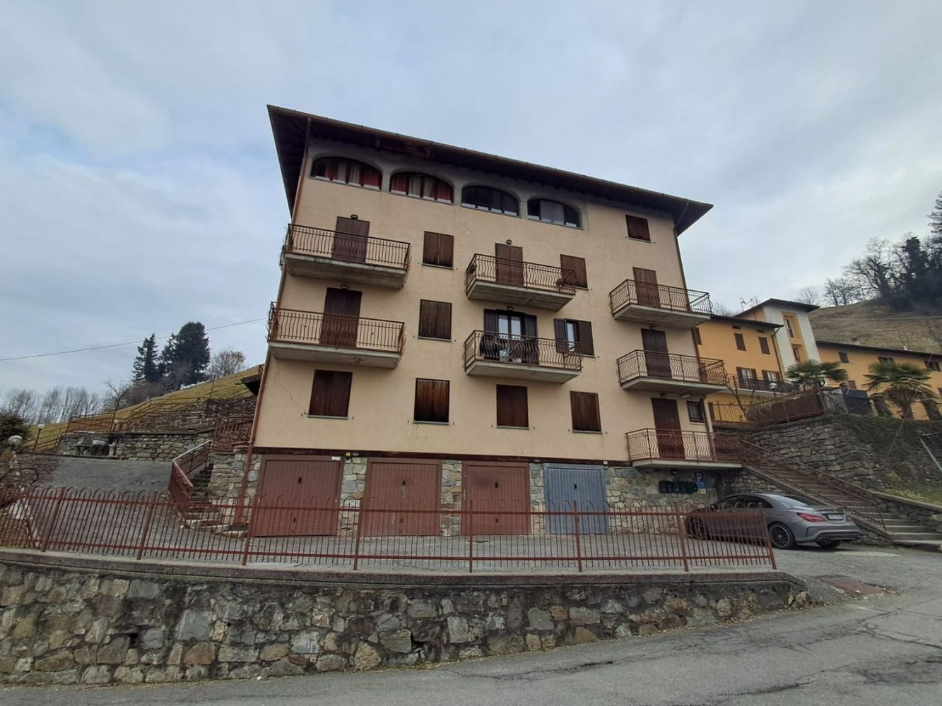 Apartamento de 3 habitaciónes en San Giovanni Bianco, Italy No. 165866