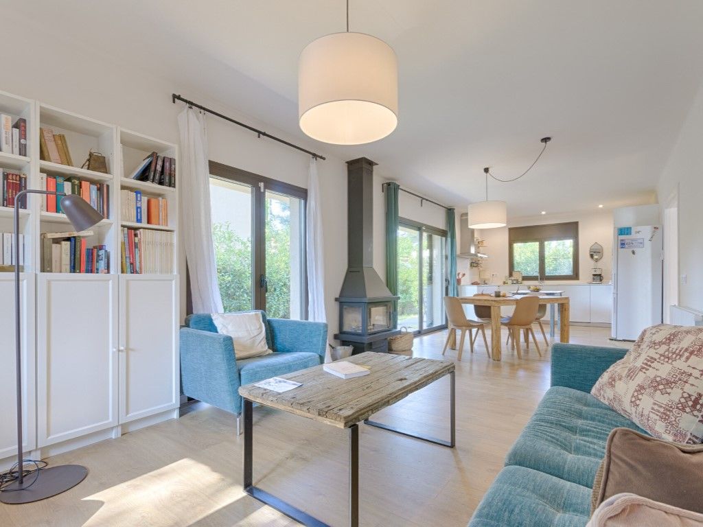 Casa de 4 dormitorios en Gerona, Spain No. 199448