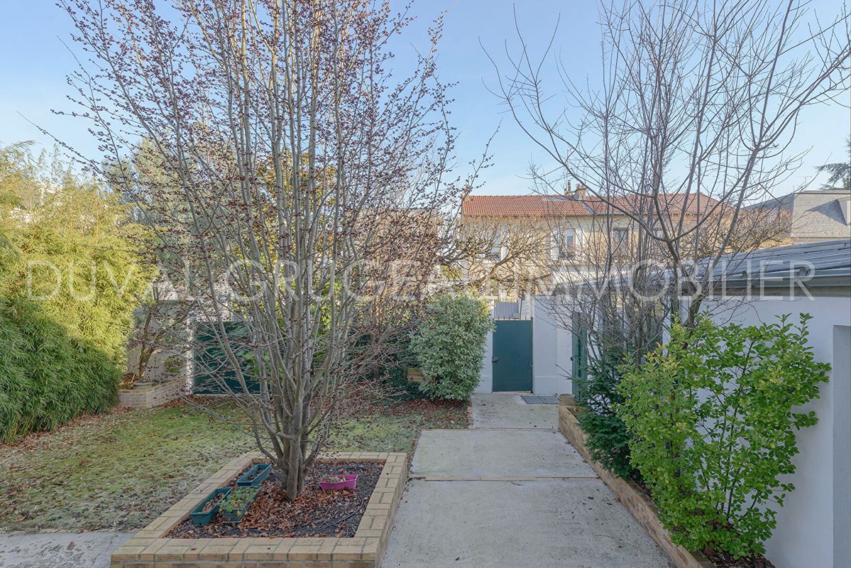 5 غرف نوم منزل في La Garenne-Colombes, France رقم 120420