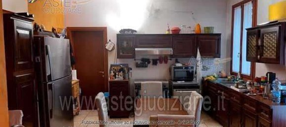 4 rooms House in San Felice sul Panaro, Italy No. 98090 2