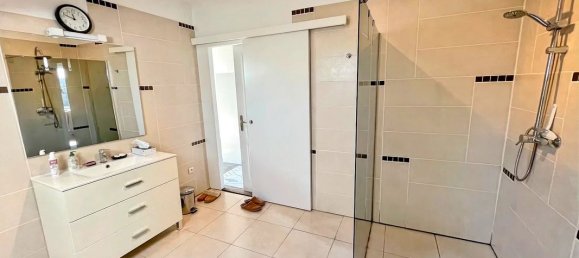 3 chambres Maison à Saint-Mesmin, France No. 342349 11