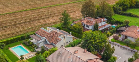 5 غرف نوم فيلا في Curtatone, Italy رقم 362849 42