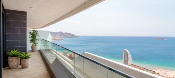 Apartamento de 3 dormitorios en Benidorm, Spain No. 286005 2
