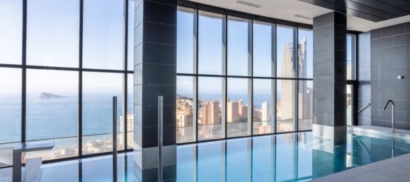 Apartamento de 3 dormitorios en Benidorm, Spain No. 286005 17