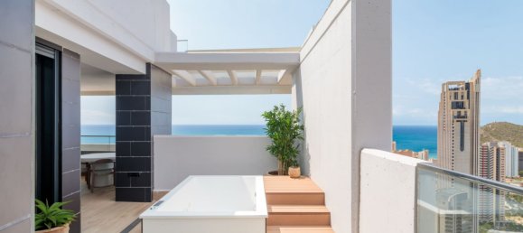 Apartamento de 3 dormitorios en Benidorm, Spain No. 286005 5