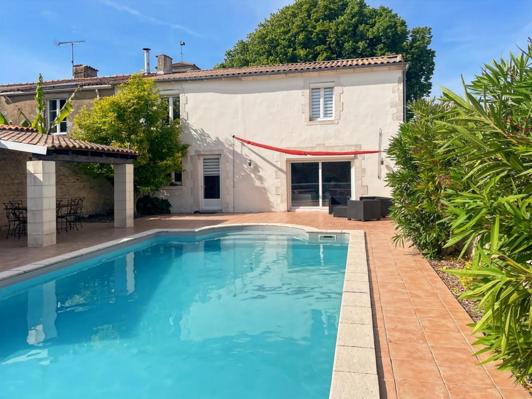 Casa de 4 dormitorios en Villedoux, France No. 345452