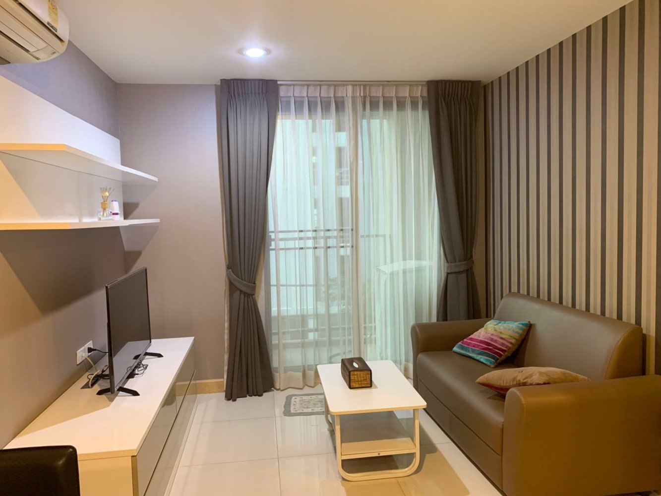 2 bedrooms Condo in Phra Khanong, Thailand No. 4671