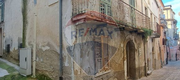 4 bedrooms House in Lanciano, Italy No. 288439 3