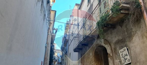 4 bedrooms House in Lanciano, Italy No. 288439 15