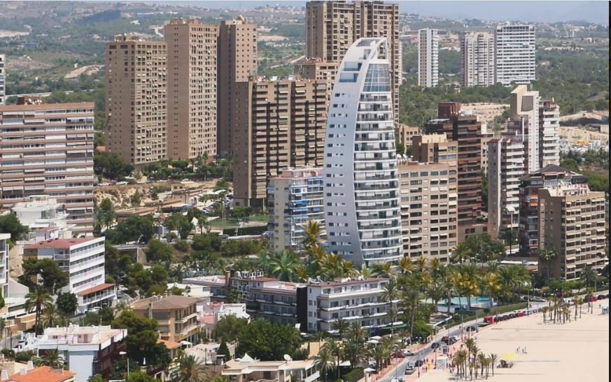 Apartamento de 3 dormitorios en Benidorm, Spain No. 284549