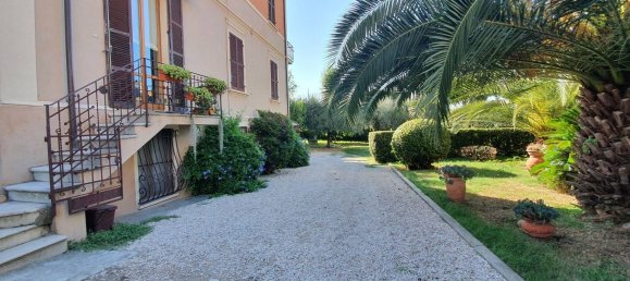 2 bedrooms Penthouse in Pesaro, Italy No. 329952 2