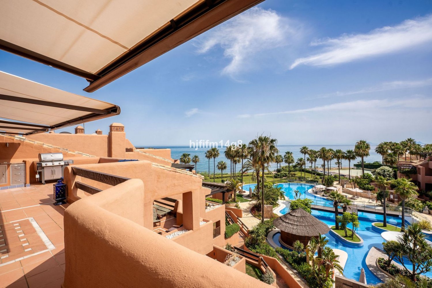 3 bedrooms Penthouse in Estepona, Spain No. 140659