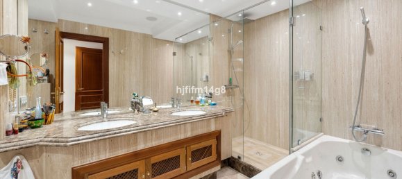 3 bedrooms Penthouse in Estepona, Spain No. 140659 13