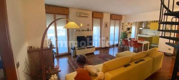 4 bedrooms Apartment in Voghera, Italy No. 344015 8
