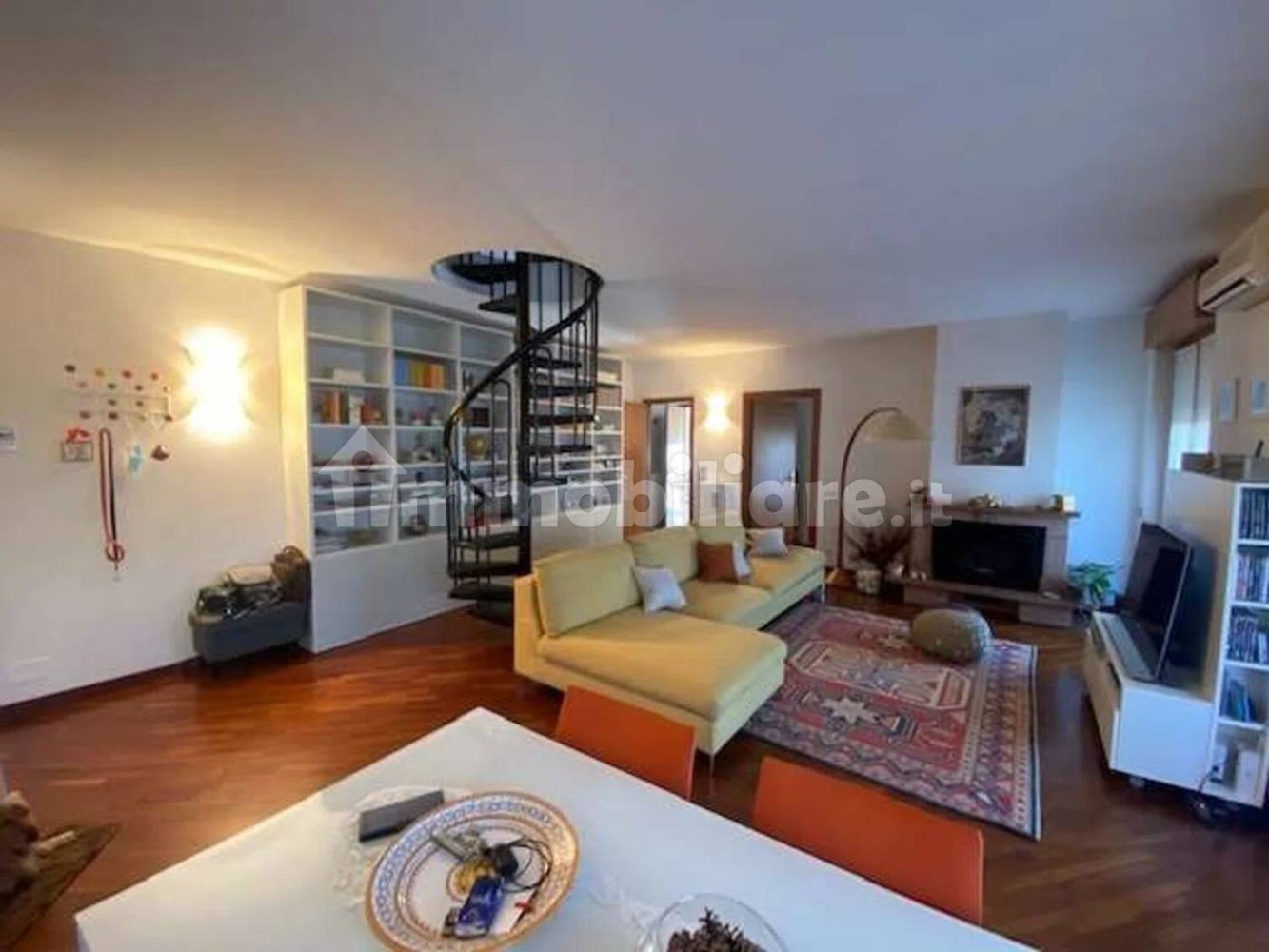 4 bedrooms Apartment in Voghera, Italy No. 344015