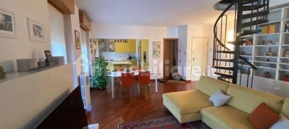 4 bedrooms Apartment in Voghera, Italy No. 344015 3