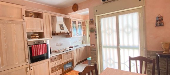 3 bedrooms Apartment in Messina, Italy No. 312539 5