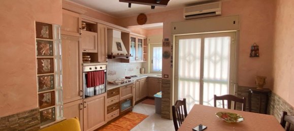 3 bedrooms Apartment in Messina, Italy No. 312539 4