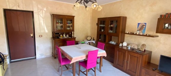 3 bedrooms Apartment in Messina, Italy No. 312539 2