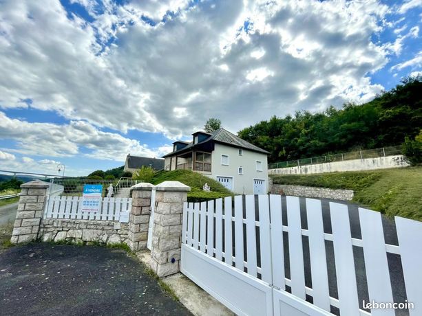 Casa de 6 dormitorios en Lozere, France No. 302852