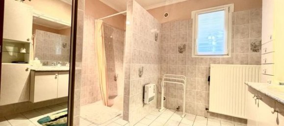 Casa de 6 dormitorios en Lozere, France No. 302852 11