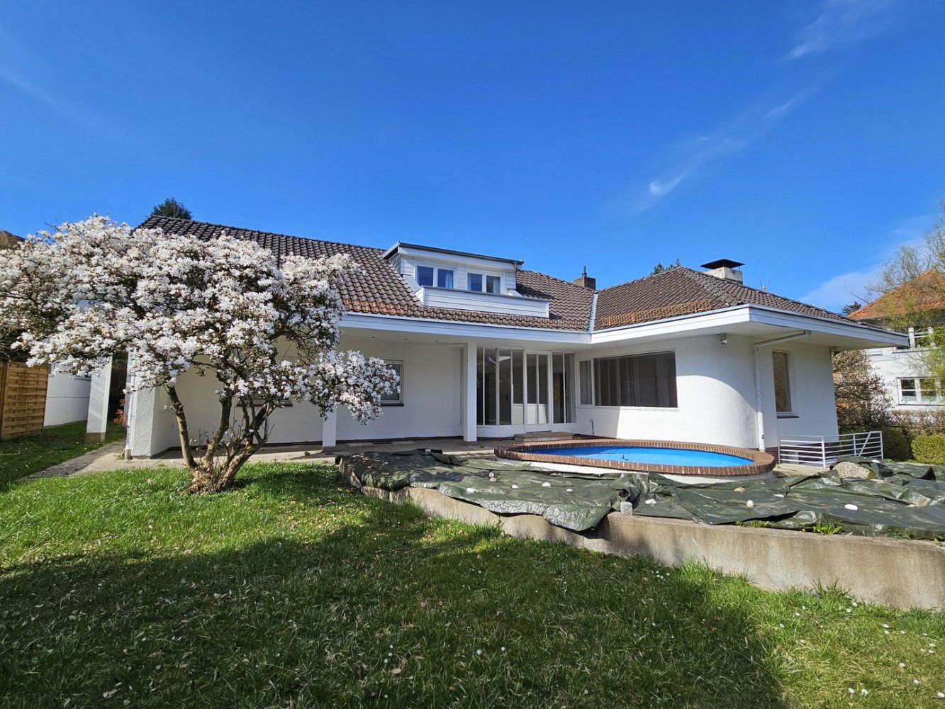 7 rooms Villa in Kassel, Germany No. 333088