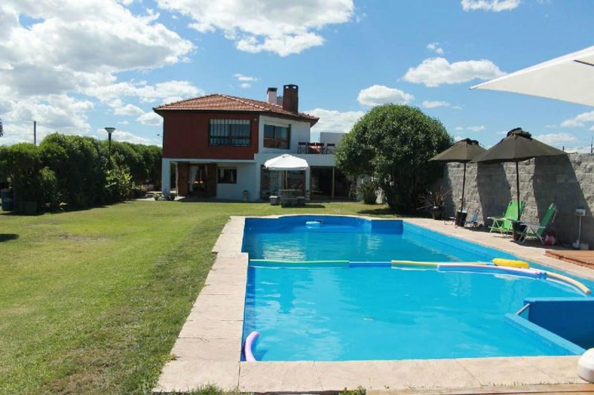 3 bedrooms House in Mar del Plata, Argentina No. 67771