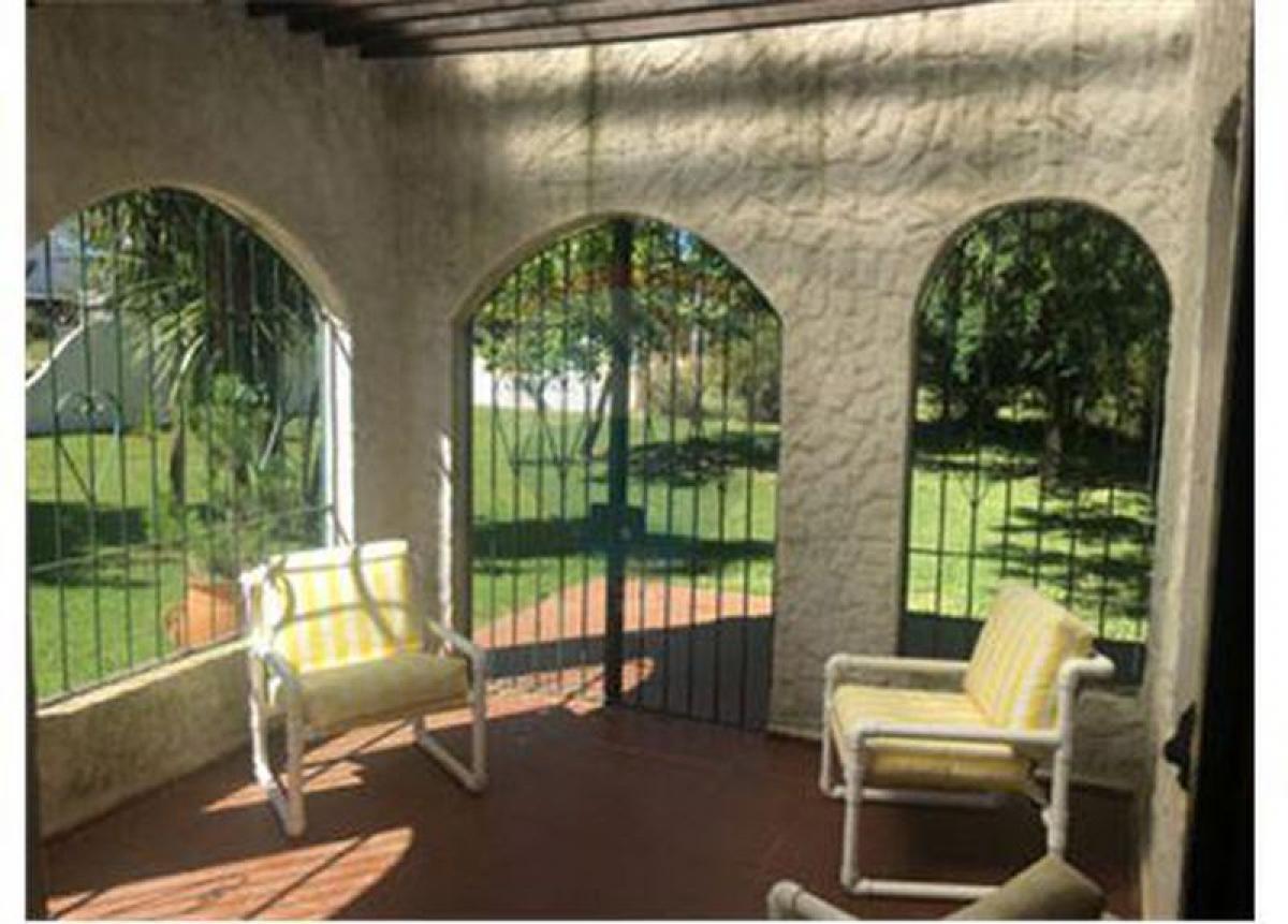 Casa de 3 dormitorios en Canelones, Uruguay No. 10174