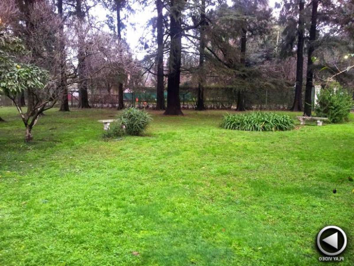 4 bedrooms Farm in Moreno, Argentina No. 33203