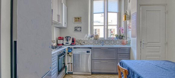 4 bedrooms Apartment in Versailles, France No. 299071 3