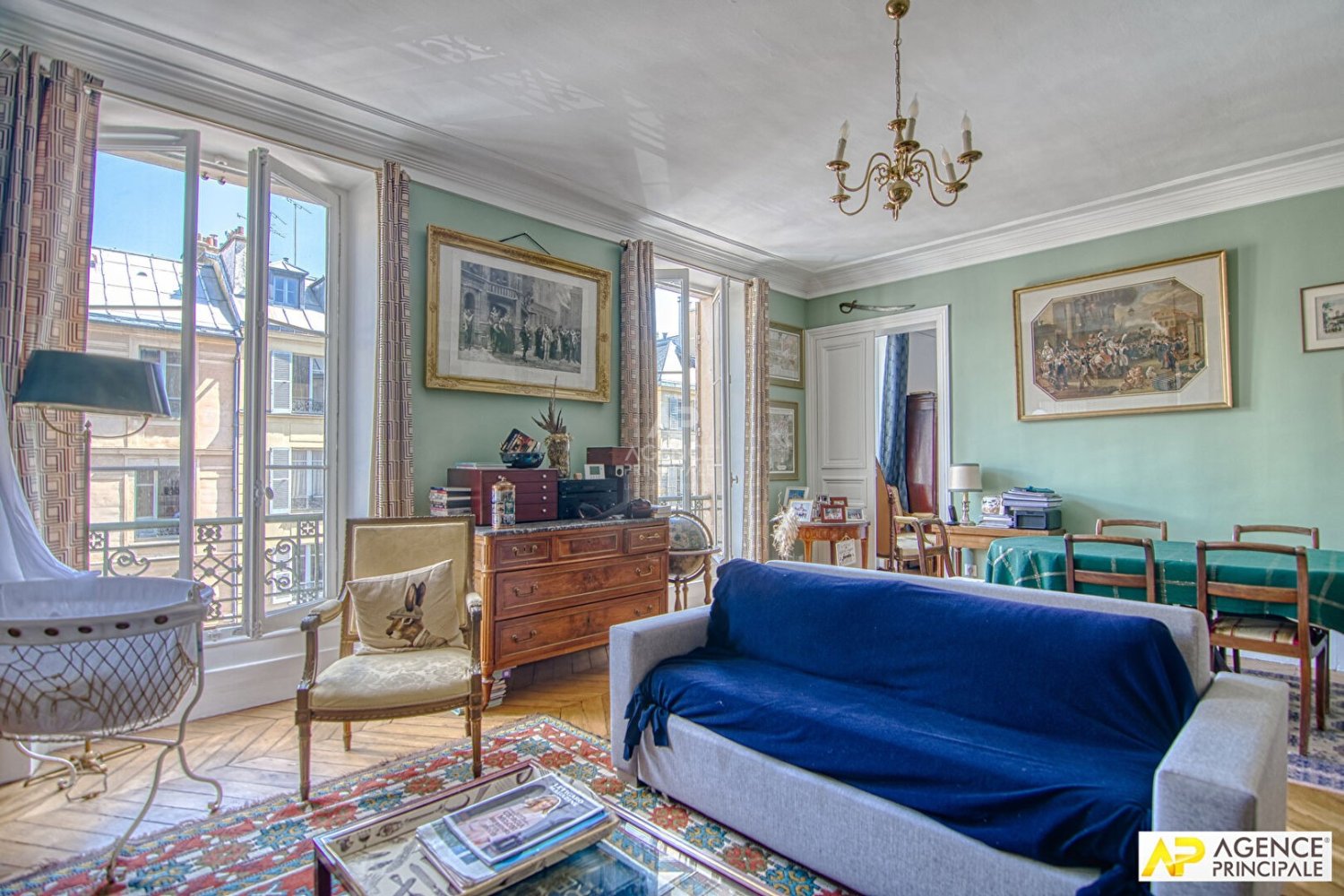 4 bedrooms Apartment in Versailles, France No. 299071