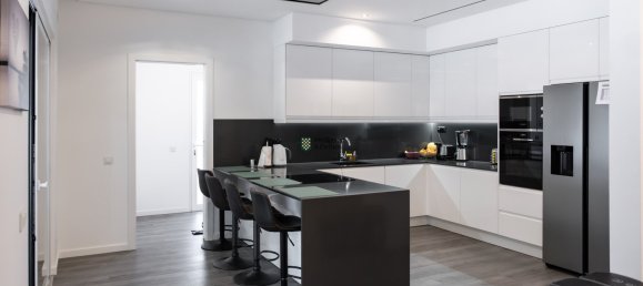 4 bedrooms Villa in Portimao, Portugal No. 119180 8